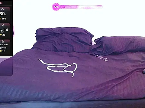 Snapshot of cristalsolei chatting on December 2, 2025, 2:41 pm cristalsolei online show from December 2, 2025, 2:41 pm