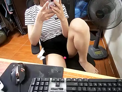 Snapshot of ---Lusi03--- chatting on April 16, 2026, 3:46 pm ---Lusi03--- online show from April 16, 2026, 3:46 pm