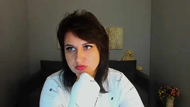 Snapshot of Helen_Rossi chatting on November 14, 2025, 6:39 am Helen Rossi online show from November 14, 2025, 6:39 am