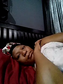 juicylips58 online show from November 11, 2025, 4:18 am