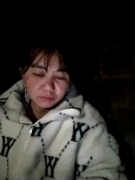 Snapshot of be-yeu chatting on November 21, 2025, 12:04 pm be-yeu online show from November 21, 2025, 12:04 pm