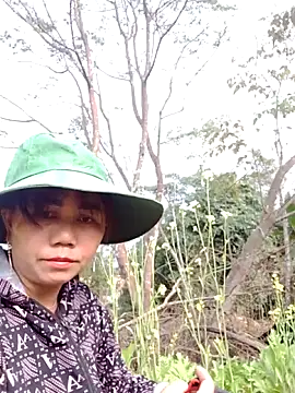 Snapshot of be-yeu chatting on December 3, 2025, 2:23 am be-yeu online show from December 3, 2025, 2:23 am