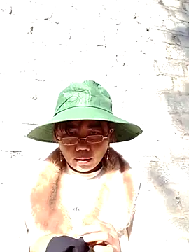 Snapshot of be-yeu chatting on November 29, 2025, 1:17 am be-yeu online show from November 29, 2025, 1:17 am