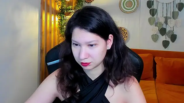 SaraDenars online show from November 5, 2025, 5:10 am