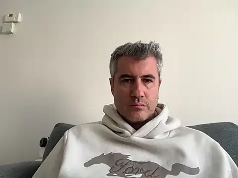 Snapshot of aprendiendo44 chatting on November 3, 2025, 2:31 pm aprendiendo44 online show from November 3, 2025, 2:31 pm