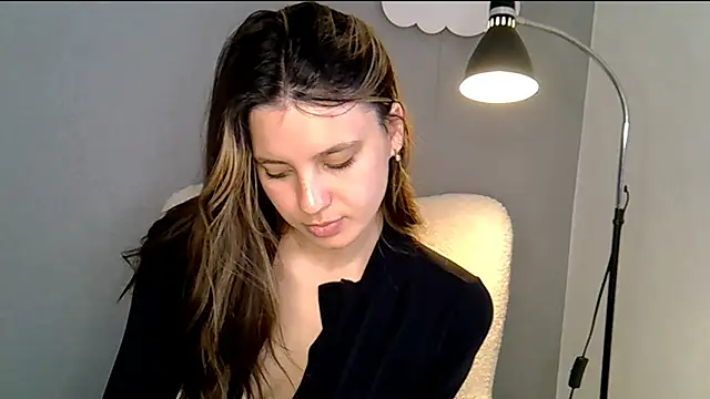 Snapshot of KiraHoney chatting on May 10, 2026, 11:14 am KiraHoney online show from May 10, 2026, 11:14 am