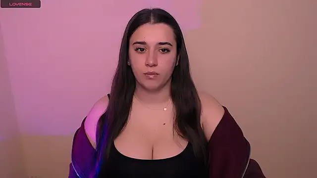 Snapshot of AlinaDoll_ chatting on March 13, 2026, 8:19 am AlinaDoll online show from March 13, 2026, 8:19 am