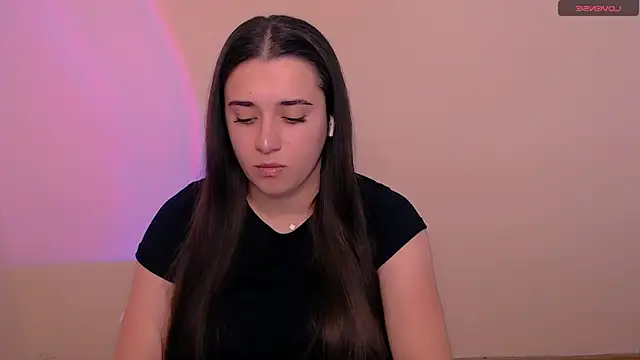 Snapshot of AlinaDoll_ chatting on March 11, 2026, 8:19 am AlinaDoll online show from March 11, 2026, 8:19 am