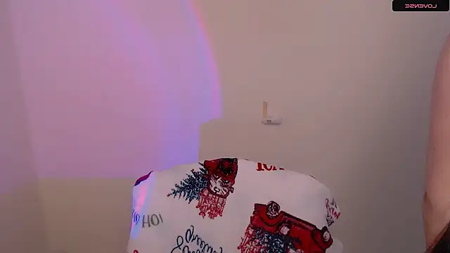 Snapshot of AlinaDoll_ chatting on April 10, 2026, 6:42 am AlinaDoll online show from April 10, 2026, 6:42 am