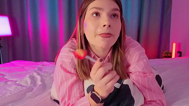 Snapshot of WilmaJohnson chatting on February 16, 2026, 7:29 am WilmaJohnson online show from February 16, 2026, 7:29 am