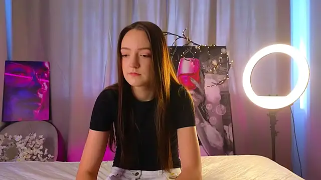 FrancesMason online show from February 21, 2026, 7:43 am