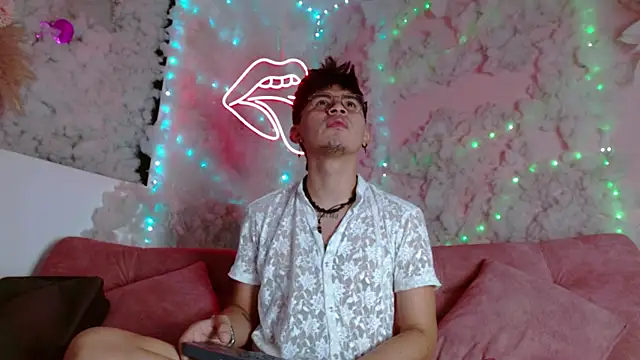 Snapshot of david_valiz chatting on November 11, 2025, 12:44 pm david valiz online show from November 11, 2025, 12:44 pm