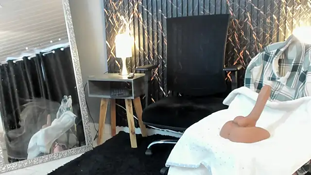 Snapshot of clara_heat chatting on June 2, 2026, 7:25 pm clara heat online show from June 2, 2026, 7:25 pm