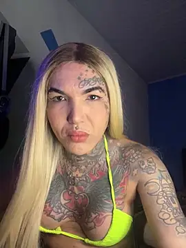 Snapshot of euscarlethotgirl chatting on November 16, 2025, 8:57 pm euscarlethotgirl online show from November 16, 2025, 8:57 pm