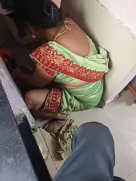 Lailamajnu1996 online show from February 15, 2026, 11:53 am