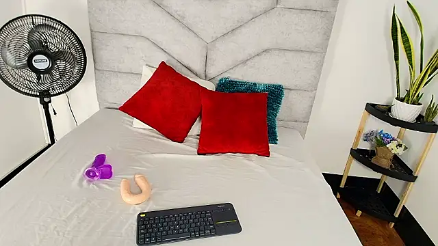 KimberlyFox t online show from February 18, 2026, 12:23 pm