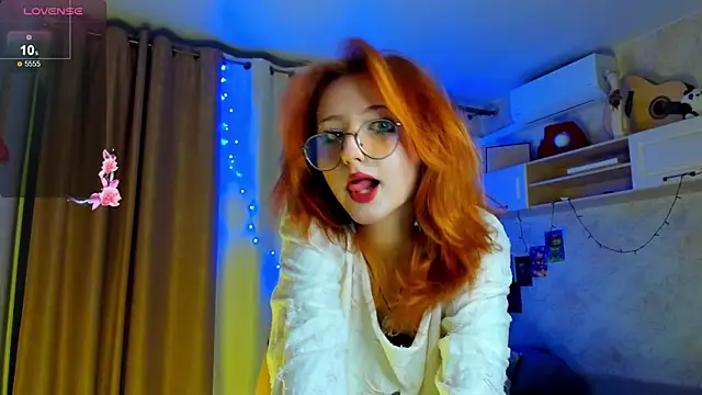 DragonflyLiza online show from November 24, 2025, 5:46 pm