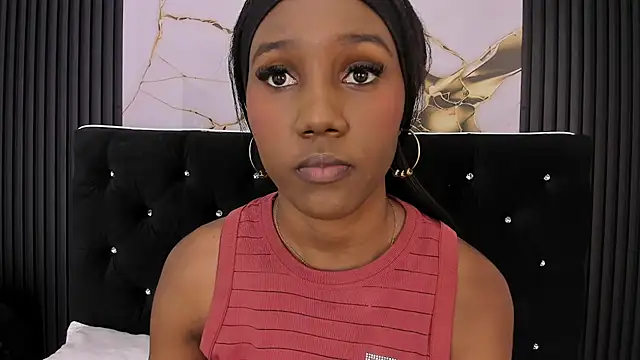 Mia Devereaux167 online show from February 25, 2026, 6:19 pm