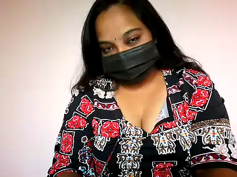 Snapshot of Mathi_cam chatting on August 8, 2026, 5:47 am Mathi cam online show from August 8, 2026, 5:47 am