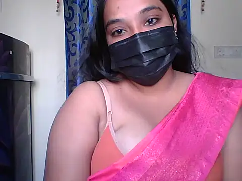 Snapshot of Mathi_cam chatting on January 6, 2026, 5:55 am Mathi cam online show from January 6, 2026, 5:55 am