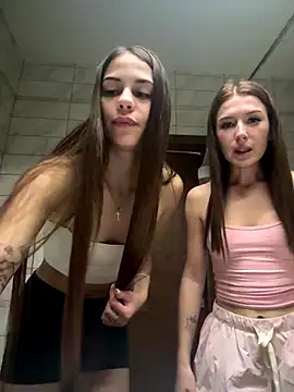 MelissaPinkiss online show from November 3, 2025, 5:49 pm