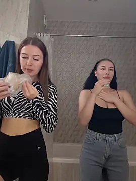 Snapshot of MelissaPinkiss chatting on December 15, 2025, 1:28 pm MelissaPinkiss online show from December 15, 2025, 1:28 pm