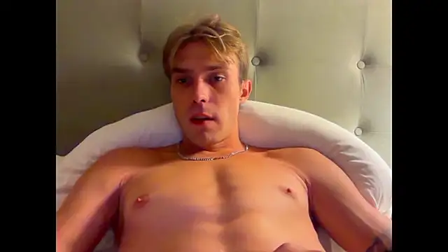 Snapshot of DanteRay chatting on May 11, 2026, 5:32 pm DanteRay online show from May 11, 2026, 5:32 pm