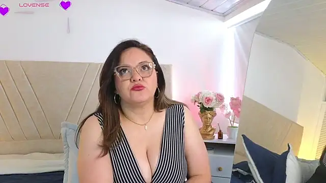 Snapshot of NatashaBlade_ chatting on November 27, 2025, 12:27 pm NatashaBlade online show from November 27, 2025, 12:27 pm