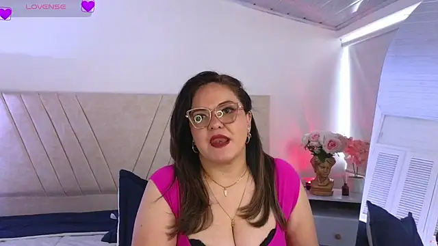 Snapshot of NatashaBlade_ chatting on November 14, 2025, 1:59 pm NatashaBlade online show from November 14, 2025, 1:59 pm