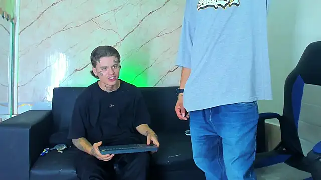 Kevinperlas online show from November 16, 2025, 8:24 pm