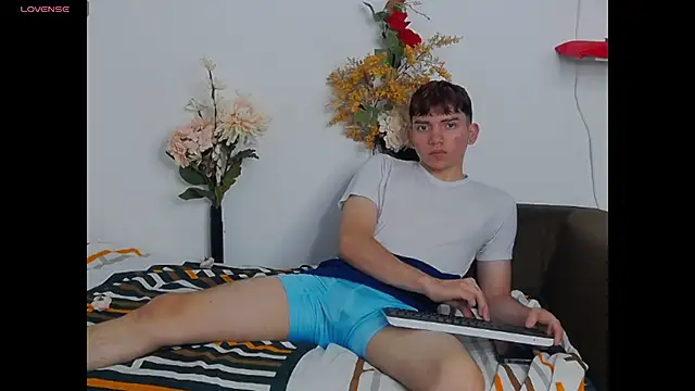 Oliver paris online show from November 25, 2025, 2:45 am