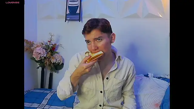 Oliver paris online show from December 3, 2025, 4:02 am