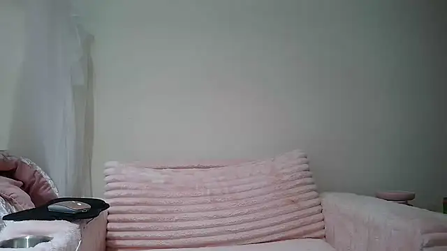 baeezzyy online show from March 18, 2026, 1:13 pm