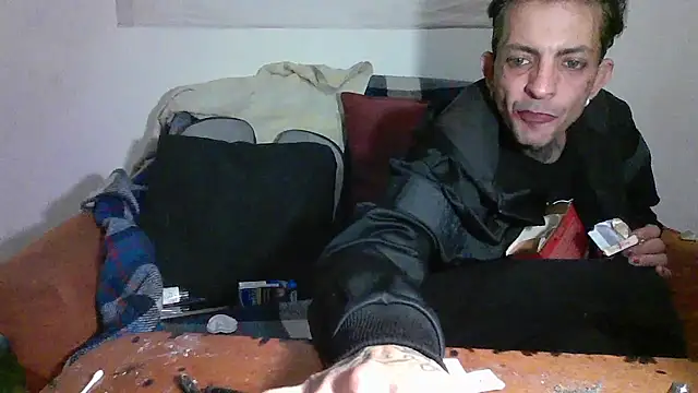 Snapshot of 00Travsharongomez chatting on November 29, 2025, 4:01 am 00Travsharongomez online show from November 29, 2025, 4:01 am