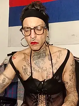 Snapshot of 00Travsharongomez chatting on December 2, 2025, 5:20 am 00Travsharongomez online show from December 2, 2025, 5:20 am