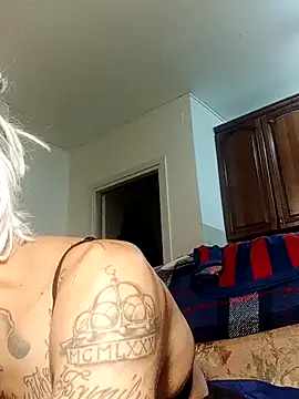 Snapshot of 00Travsharongomez chatting on November 4, 2025, 1:09 am 00Travsharongomez online show from November 4, 2025, 1:09 am