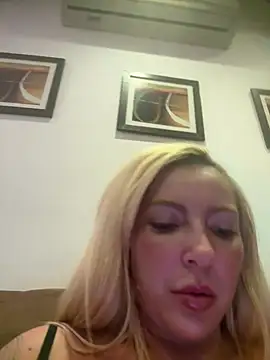 Snapshot of melisboa chatting on August 2, 2026, 9:45 pm melisboa online show from August 2, 2026, 9:45 pm