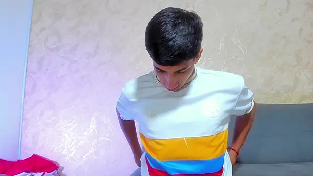 Snapshot of lucian_davii chatting on November 18, 2025, 12:30 pm lucian davii online show from November 18, 2025, 12:30 pm