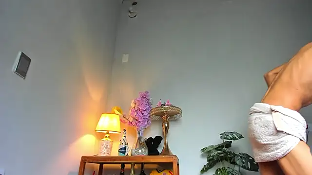 Snapshot of lucian_davii chatting on March 24, 2026, 2:28 pm lucian davii online show from March 24, 2026, 2:28 pm