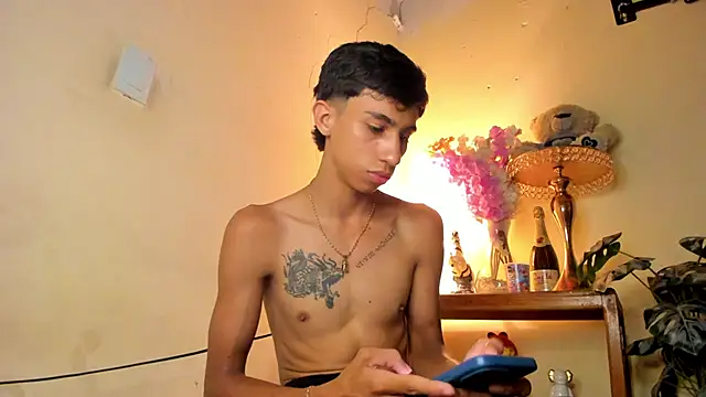 Snapshot of lucian_davii chatting on December 3, 2025, 5:56 pm lucian davii online show from December 3, 2025, 5:56 pm