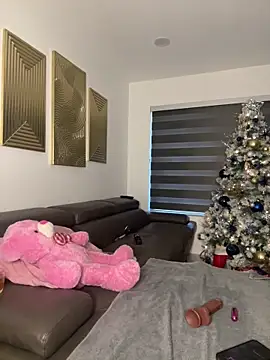 PrincessDreamm online show from December 17, 2025, 10:15 pm