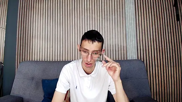 ZyroNight online show from December 20, 2025, 3:53 am