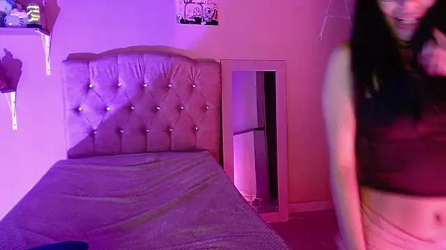 Snapshot of valkiry_ chatting on November 11, 2025, 12:16 am valkiry online show from November 11, 2025, 12:16 am