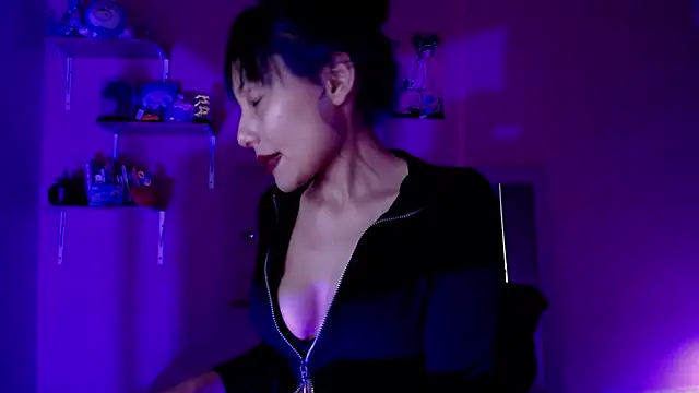 Snapshot of valkiry_ chatting on November 14, 2025, 10:46 pm valkiry online show from November 14, 2025, 10:46 pm