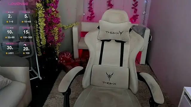 Hanako Rey online show from December 18, 2025, 1:37 pm