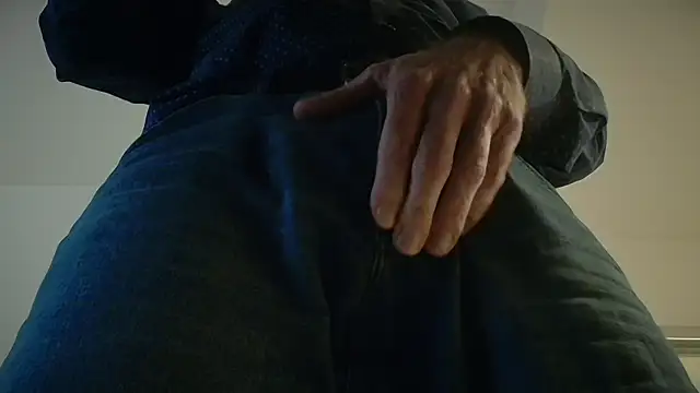 Snapshot of centerfieldshow chatting on February 25, 2026, 9:03 pm centerfieldshow online show from February 25, 2026, 9:03 pm