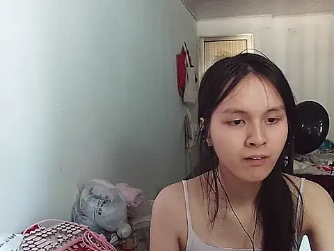 Snapshot of RebelAura chatting on May 25, 2026, 2:11 am RebelAura online show from May 25, 2026, 2:11 am