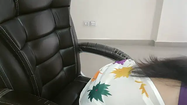 Yanshi55 online show from April 12, 2026, 3:21 am