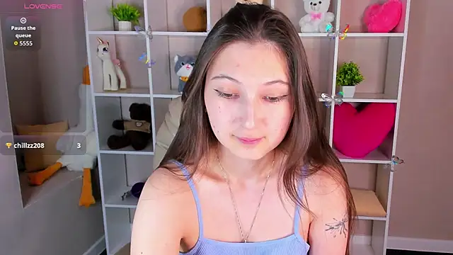 Snapshot of Ella_Burns chatting on December 14, 2025, 9:15 am Ella Burns online show from December 14, 2025, 9:15 am