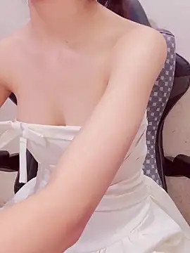 Snapshot of GirlNaughtyFull chatting on May 17, 2026, 6:30 pm GirlNaughtyFull online show from May 17, 2026, 6:30 pm